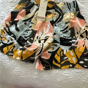 Carrie Underwood Calia shorts.